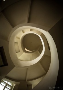 ВЛАДИМИР И ПОКРОВА НА НЕРЛИ ПОЗДНЕЙ ОСЕНЬЮ