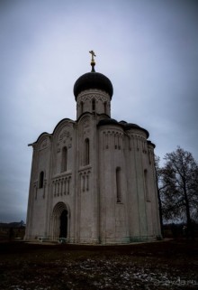 ВЛАДИМИР И ПОКРОВА НА НЕРЛИ ПОЗДНЕЙ ОСЕНЬЮ