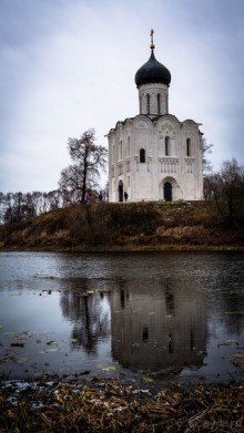 ВЛАДИМИР И ПОКРОВА НА НЕРЛИ ПОЗДНЕЙ ОСЕНЬЮ