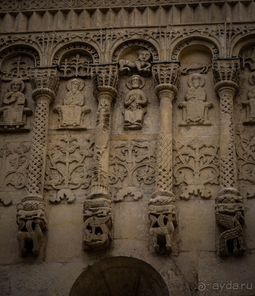 ВЛАДИМИР И ПОКРОВА НА НЕРЛИ ПОЗДНЕЙ ОСЕНЬЮ