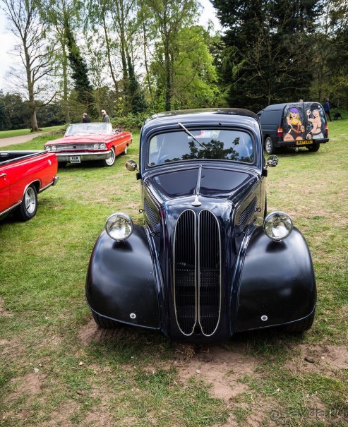 СТАРЫЕ МАШИНЫ В САНДРИНГАМЕ - СОВСЕМ НЕМНОГО