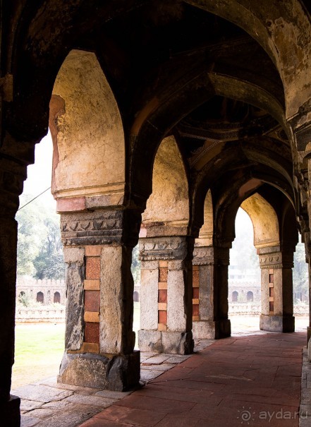 АРХИТЕКТУРНЫЕ ДЕТАЛИ В НОВОМ ДЕЛИ