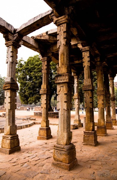 АРХИТЕКТУРНЫЕ ДЕТАЛИ В НОВОМ ДЕЛИ