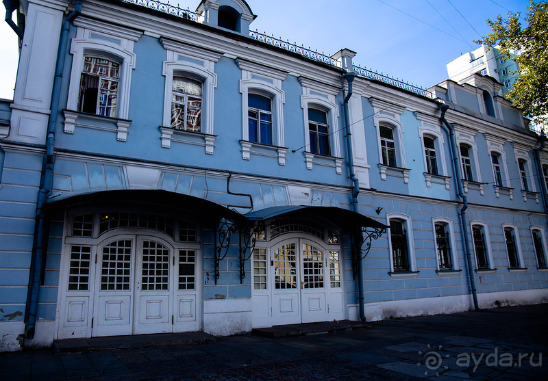 АНДРОНИКОВ МОНАСТЫРЬ И КУПЕЧЕСКИЕ ДОМИКИ (В МОСКВЕ - УЛИЦА ШКОЛЬНАЯ, ПО ДОРОГЕ К МОНАСТЫРЮ)