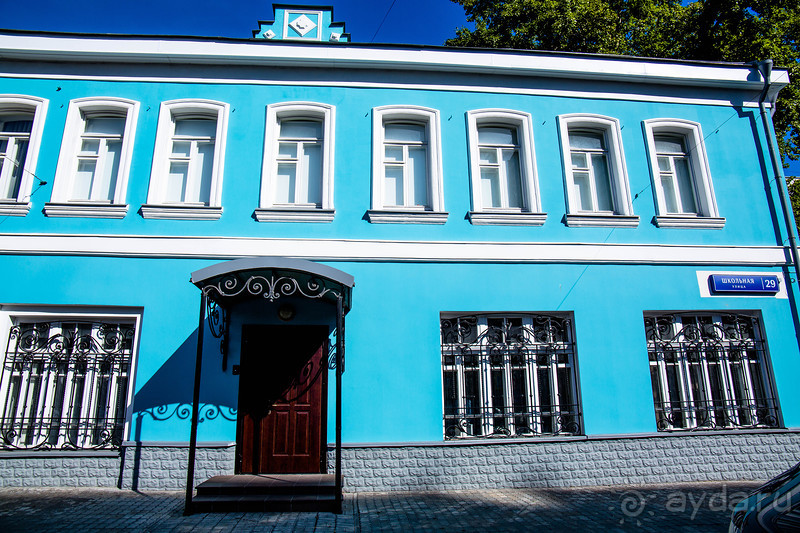 АНДРОНИКОВ МОНАСТЫРЬ И КУПЕЧЕСКИЕ ДОМИКИ (В МОСКВЕ - УЛИЦА ШКОЛЬНАЯ, ПО ДОРОГЕ К МОНАСТЫРЮ)