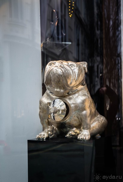 Альбом отзыва "ВИТРИНЫ БОНД СТРИТ В ФЕВРАЛЕ 2017"