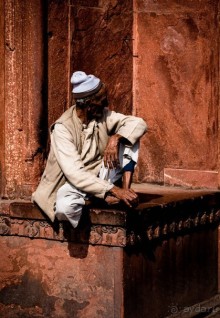 ЛЮДИ НА УЛИЦАХ ДЕЛИ В НАЧАЛЕ ФЕВРАЛЯ