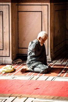 ЛЮДИ НА УЛИЦАХ ДЕЛИ В НАЧАЛЕ ФЕВРАЛЯ