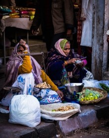 ЛЮДИ НА УЛИЦАХ ДЕЛИ В НАЧАЛЕ ФЕВРАЛЯ