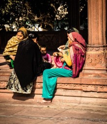 ЛЮДИ НА УЛИЦАХ ДЕЛИ В НАЧАЛЕ ФЕВРАЛЯ