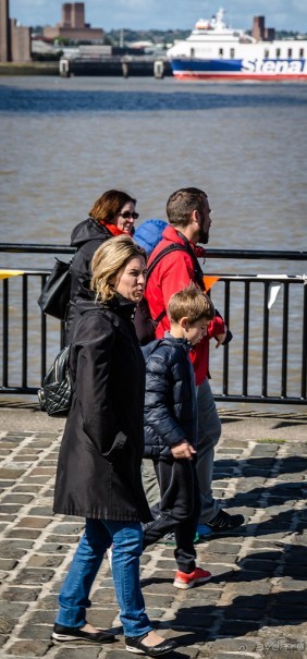 LIVERPOOL , ЛЮДИ