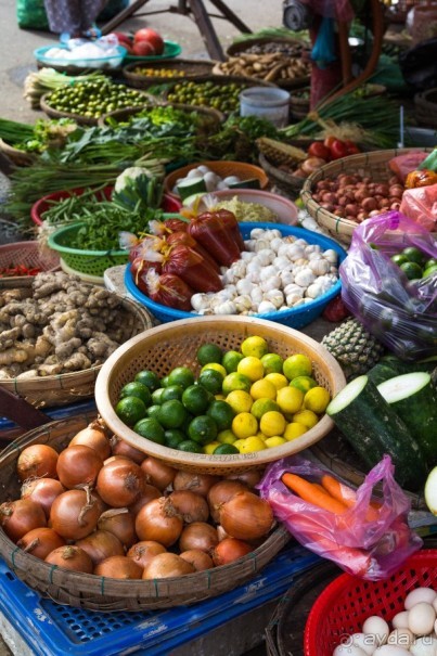 РЫНОК В ХОЙ АНЕ