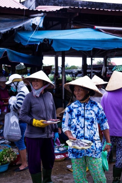 РЫНОК В ХОЙ АНЕ