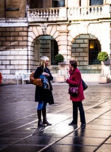 ЛЮДИ НА УЛИЦАХ ЛОНДОНА В ЯНВАРЕ