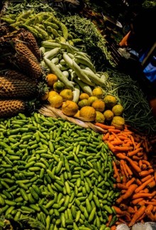 РЫНОК В ДЕРЕВНЕ НА ПЛЯЖЕ ЧЕРАЙ В КЕРАЛА