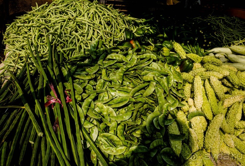 РЫНОК В ДЕРЕВНЕ НА ПЛЯЖЕ ЧЕРАЙ В КЕРАЛА