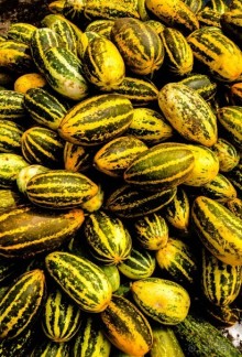 РЫНОК В ДЕРЕВНЕ НА ПЛЯЖЕ ЧЕРАЙ В КЕРАЛА