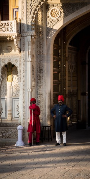ВХОД ВО ВОРЕЦ МАХАРАДЖИ В ДЖАЙПУРЕ НА ЗАКАТЕ
