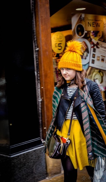 ДОЖДЬ В ЧЕСТЕРЕ - ЗОНТЫ И ВЫВЕСКИ