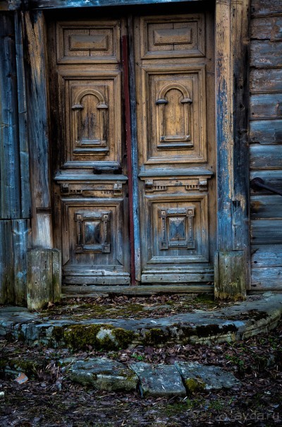 МУЖ В ТВЕРЬ, ЖЕНА В ДВЕРЬ ИЛИ ВАМ В ТВЕРЬ, А НАМ В ДВЕРЬ. РУССКОЕ КЛАДБИЩЕ В АПРЕЛЕ