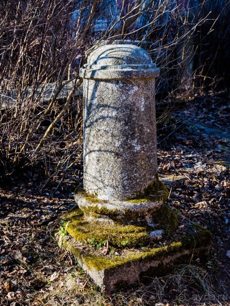 МУЖ В ТВЕРЬ, ЖЕНА В ДВЕРЬ ИЛИ ВАМ В ТВЕРЬ, А НАМ В ДВЕРЬ. РУССКОЕ КЛАДБИЩЕ В АПРЕЛЕ