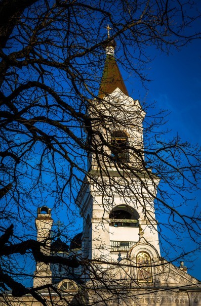 МУЖ В ТВЕРЬ, ЖЕНА В ДВЕРЬ ИЛИ ВАМ В ТВЕРЬ, А НАМ В ДВЕРЬ. РУССКОЕ КЛАДБИЩЕ В АПРЕЛЕ