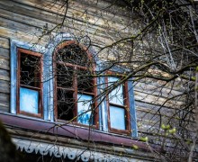 МУЖ В ТВЕРЬ, ЖЕНА В ДВЕРЬ ИЛИ ВАМ В ТВЕРЬ, А НАМ В ДВЕРЬ. РУССКОЕ КЛАДБИЩЕ В АПРЕЛЕ