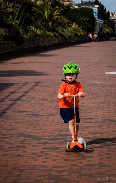 Альбом отзыва "EASTBOURNE (ИСТБОРН)"