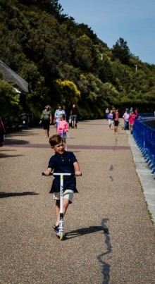 Альбом отзыва "EASTBOURNE (ИСТБОРН)"