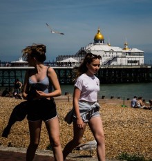 Альбом отзыва "EASTBOURNE (ИСТБОРН)"