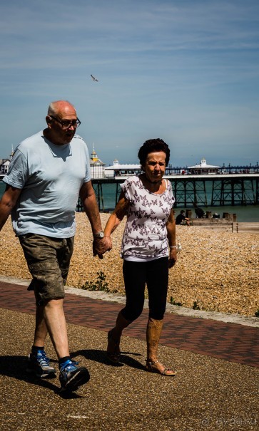 Альбом отзыва "EASTBOURNE (ИСТБОРН)"