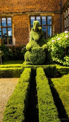 DODDINGTON HALL GARDENS, LINCOLNSHIRE