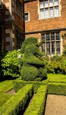 DODDINGTON HALL GARDENS, LINCOLNSHIRE