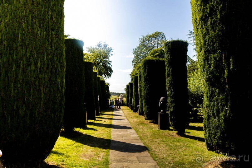 DODDINGTON HALL GARDENS, LINCOLNSHIRE