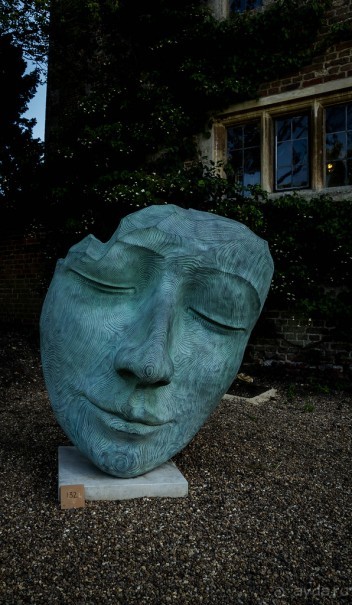 DODDINGTON HALL GARDENS, LINCOLNSHIRE