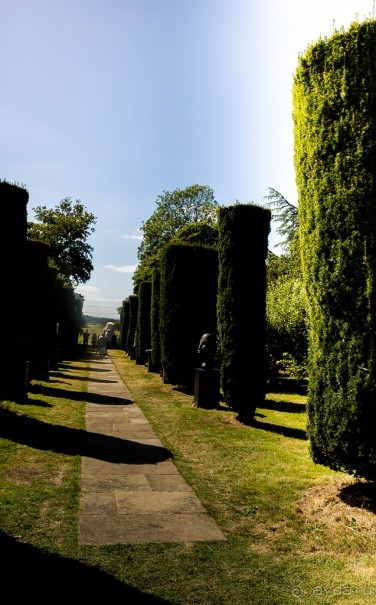 DODDINGTON HALL GARDENS, LINCOLNSHIRE