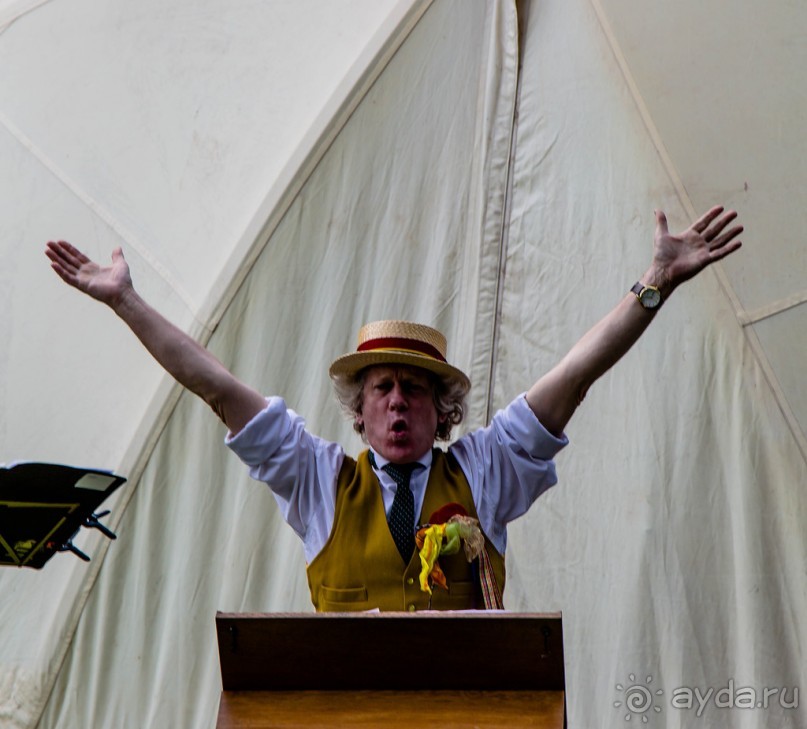 WEEKEND: QUEENS PARK В СУББОТУ. ГОРШКИ И ПЛОШКИ НА РЫНКЕ КЕРАМИКИ