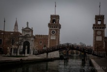 ВЕНЕЦИЯ В МАРТЕ И СТИХОТВОРЕНИЕ И БРОДСКОГО