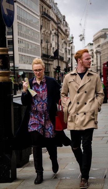 ЛЮДИ НА УЛИЦАХ ЛОНДОНА В КОНЦЕ МАРТА (продолжение)