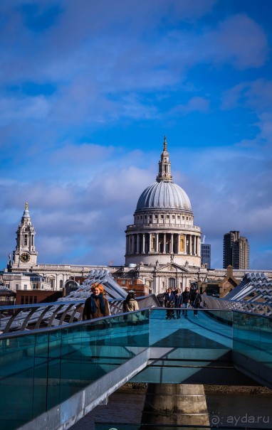 ЛЮДИ НА УЛИЦАХ ЛОНДОНА В КОНЦЕ МАРТА (продолжение)