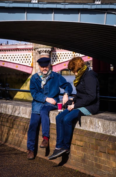 ЛЮДИ НА УЛИЦАХ ЛОНДОНА В КОНЦЕ МАРТА (продолжение)