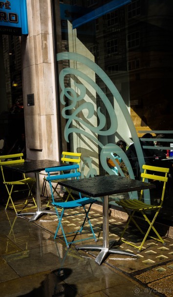 ЛЮДИ НА УЛИЦАХ ЛОНДОНА В КОНЦЕ МАРТА (продолжение)