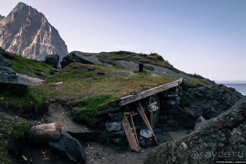 Автостопом через всю Норвегию: пляж Квалвика. Секретный пляж среди скал