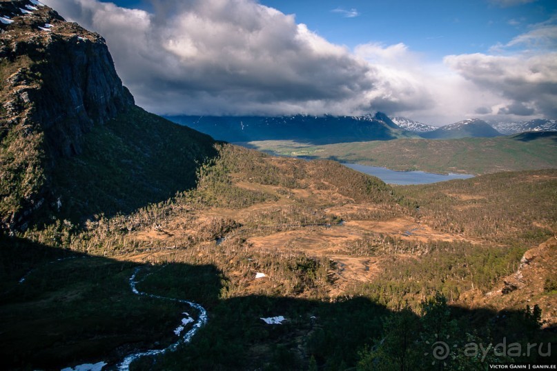 Автостопом через всю Норвегию: Путь на запад и как я заработал первые деньги в путешествии