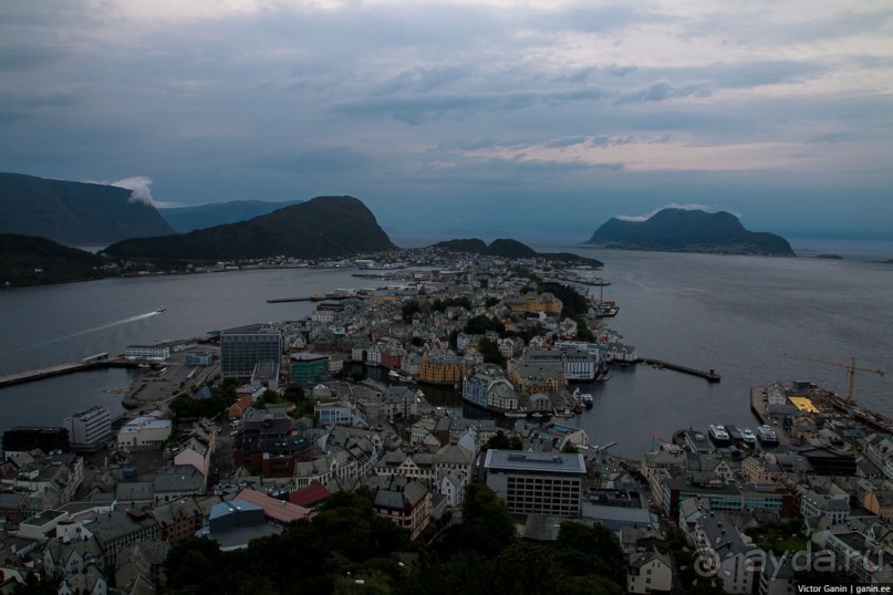 Путешествие через всю Норвегию. Часть 9. Крещение в церкви троллей