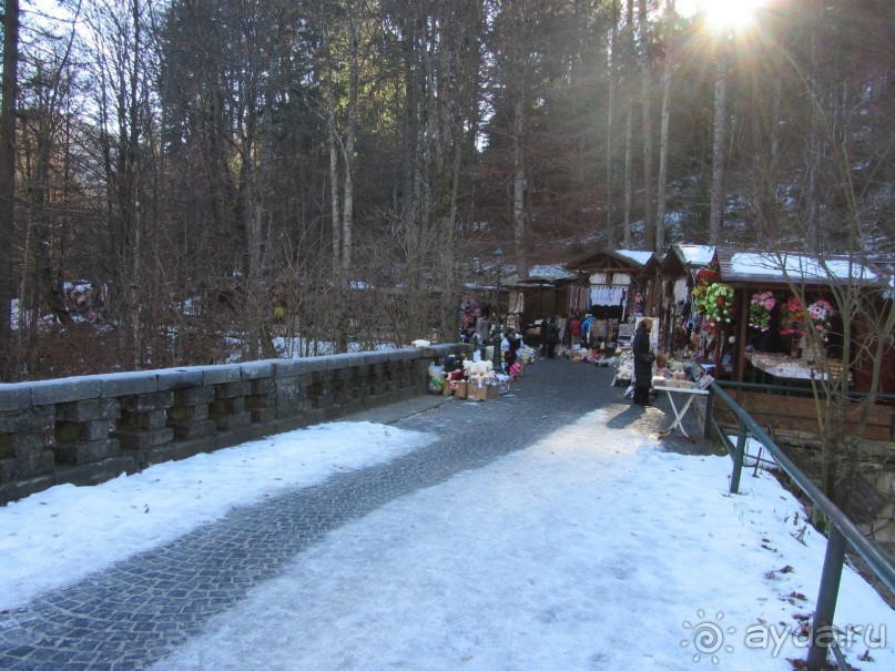 Рынок сувениров в Синае, возле Пелеша