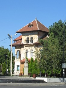 Бухарест–Снагов–Тырговиште самостоятельно