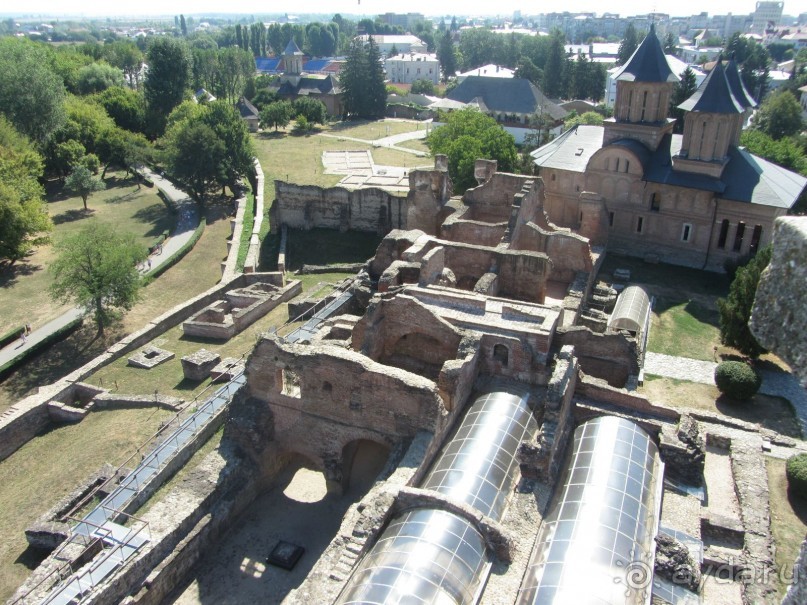 Бухарест–Снагов–Тырговиште самостоятельно