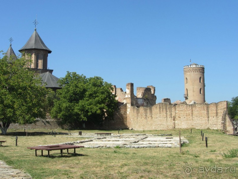 Бухарест–Снагов–Тырговиште самостоятельно