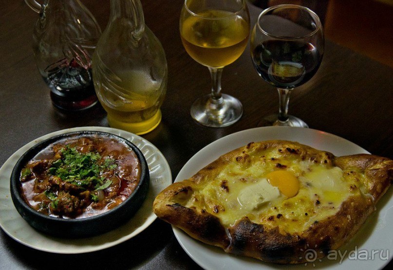 ХАЧАПУРИ ЧАЧА СУЛУГУНИ))) Вы о чем подумали?)))